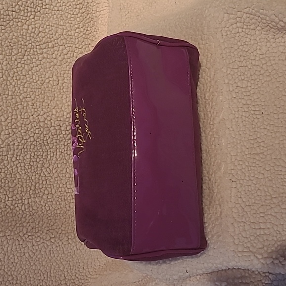 Victoria's Secret small duffle Boston bag purple patent leather and corduroy - Picture 5 of 5